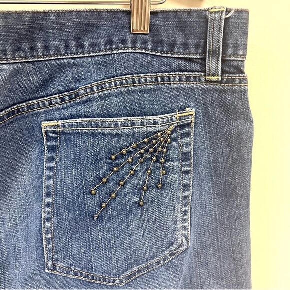 👠Old navy bootcut stretch with embellished back pockets 18 - Picture 5 of 7